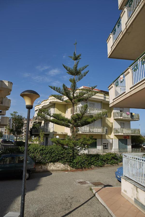 B&B Mary Grace Rossano Stazione Εξωτερικό φωτογραφία